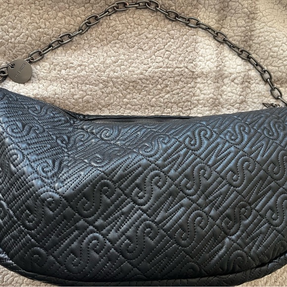 Steve Madden Handbags - Steve Madden Black Quilted Shoulder Bag